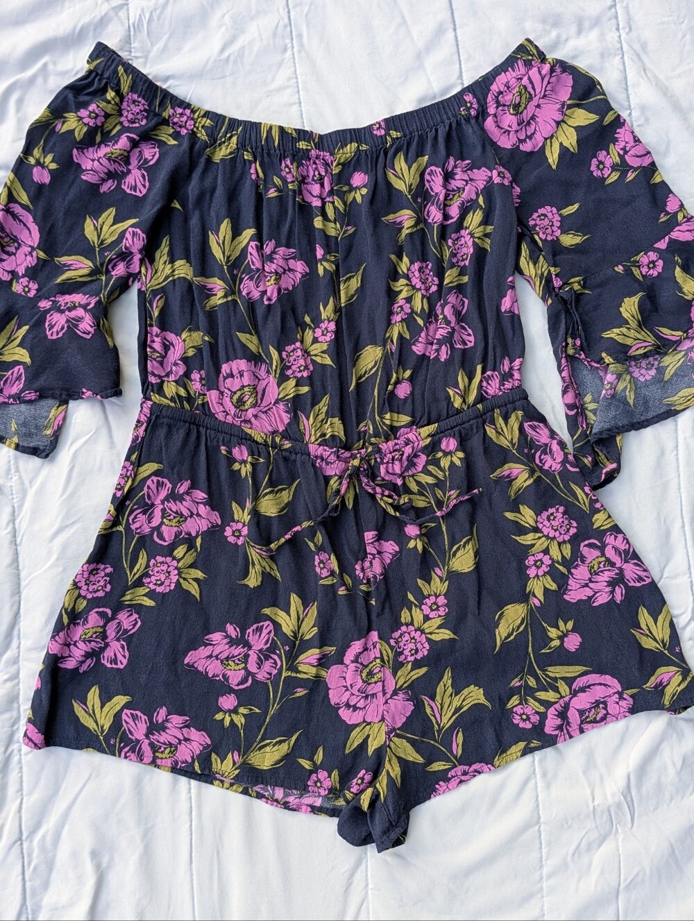 Express Navy Floral Romper Size Large
